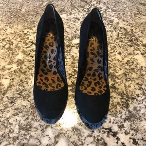 Size 8 Jessica Simpson Suede Heels.